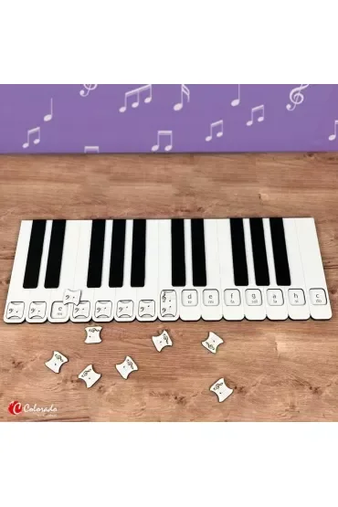 Drewniane pianino do nauki rozkładu nut