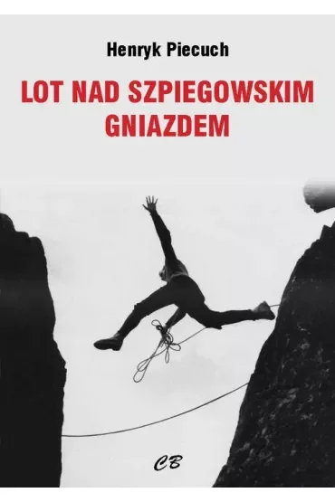 Lot nad szpiegowskim gniazdem